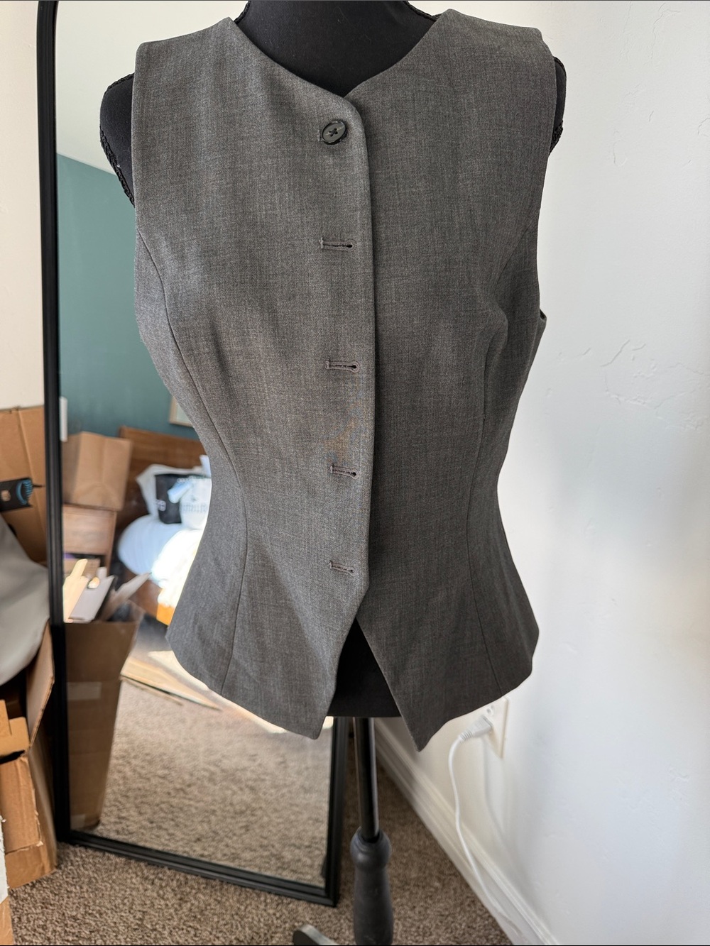 New Wilfred Aritzia Grey Tailored Sleeveless Vest